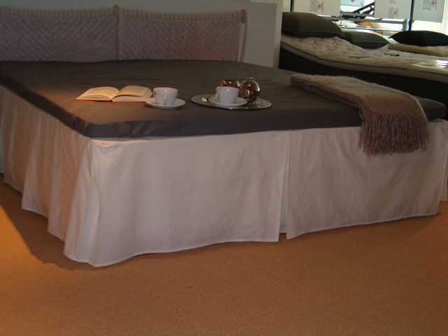 Luksus sengeskørt str. 180x200+45 cm. hvid